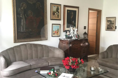 Casa à venda com 4 suítes em Jardim Leonor, São Paulo, SP