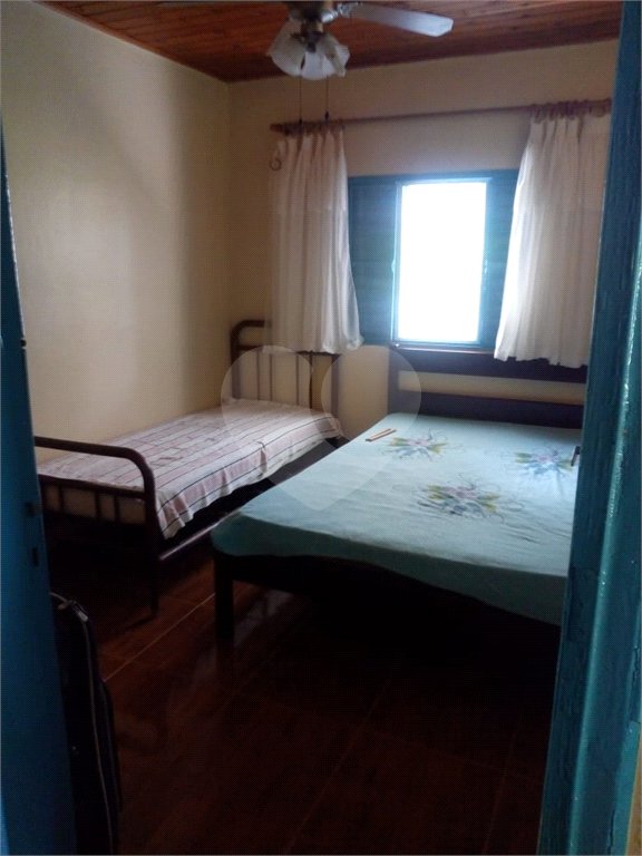 Chácara à venda com 5 quartos, sendo 2 suítes,  no Centro, Sarapuí, SP