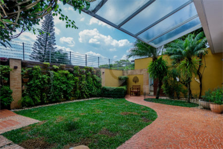 Casa à venda com 4 suítes no condomínio Las Cumbres, São Paulo - SP
