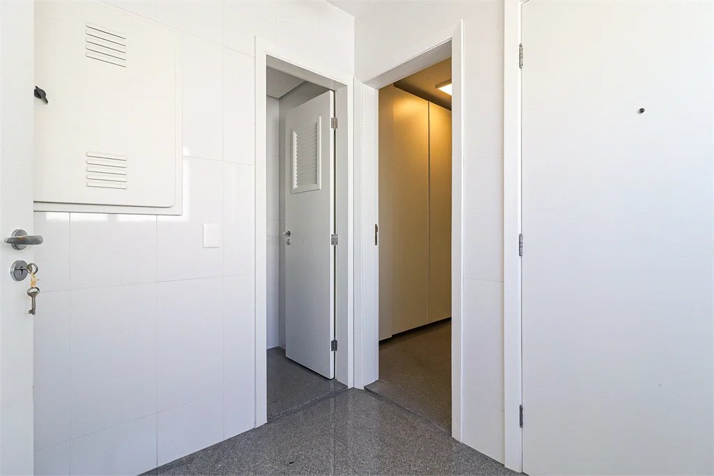 Apartamento à venda com 3 suítes em Cidade Monções, São Paulo, SP