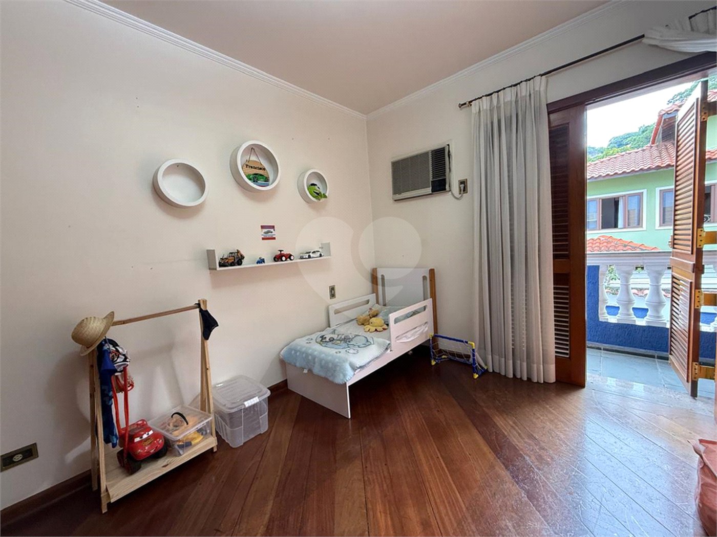 Casa à venda ou para alugar com 3 quartos, sendo 1 suíte, no condomínio Da Serra, São Paulo - SP