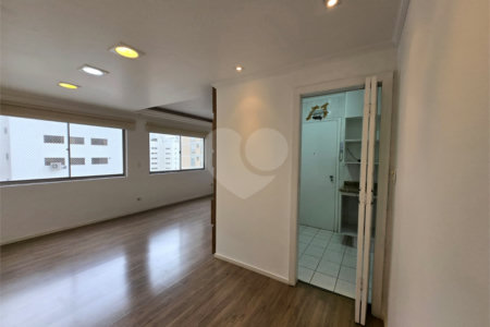 Apartamento à venda com 3 quartos, sendo 1 suíte,  em Indianópolis, São Paulo, SP