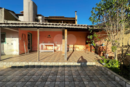 Casa à venda com 2 quartos, sendo 1 suíte, em Jardim Realce, Suzano, SP
