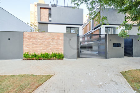 Casa à venda com 3 quartos, sendo 2 suítes, no condomínio Cube Villa, São Paulo - SP