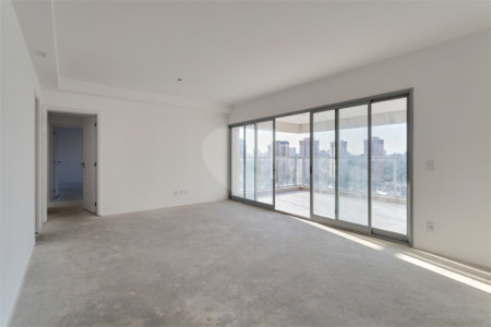 Apartamento à venda com 3 quartos, sendo 1 suíte, em Jardim Marajoara, São Paulo, SP