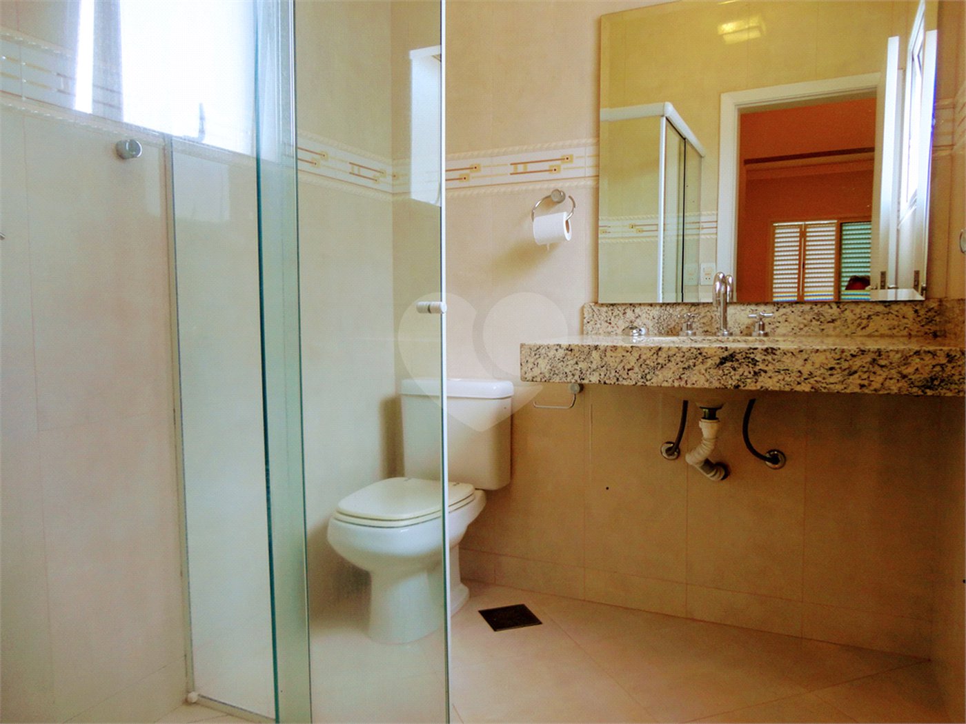 Casa à venda com 3 suítes no condomínio Residencial Jardim América, Vinhedo - SP