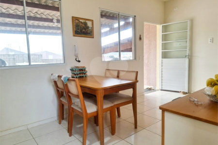 Casa à venda com 2 quartos no condomínio Novo Horizonte, Itapetininga - SP