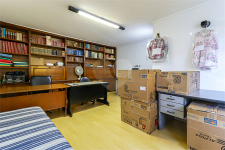 Casa à venda com 3 quartos, sendo 1 suíte, em Mirandópolis, São Paulo, SP
