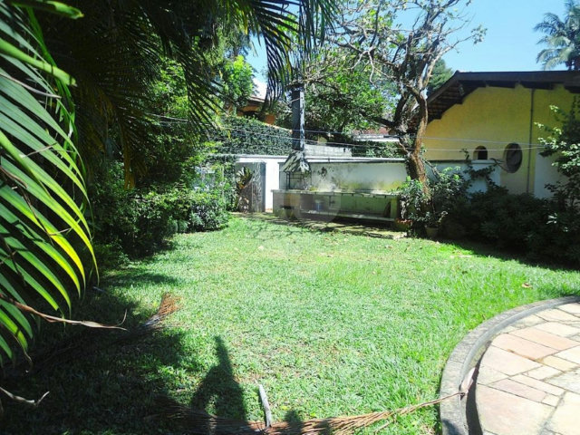 Sobrado à venda com 5 quartos, sendo 2 suítes,  em Interlagos, São Paulo, SP