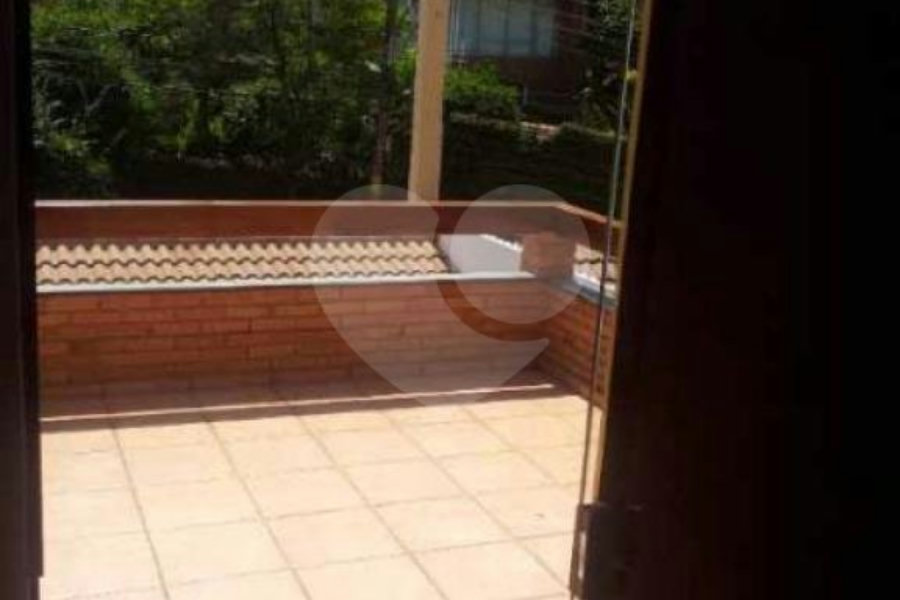 Sobrado à venda com 4 quartos, sendo 2 suítes, em Jardim Floresta, São Paulo, SP