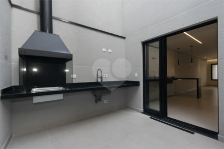 Sobrado à venda com 3 quartos, sendo 1 suíte, em Vila Gumercindo, São Paulo, SP