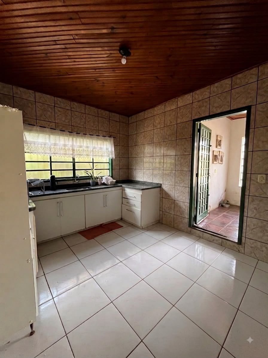 Casa à venda com 3 quartos, sendo 1 suíte, em Jardim das Oliveiras, Três Lagoas, MS