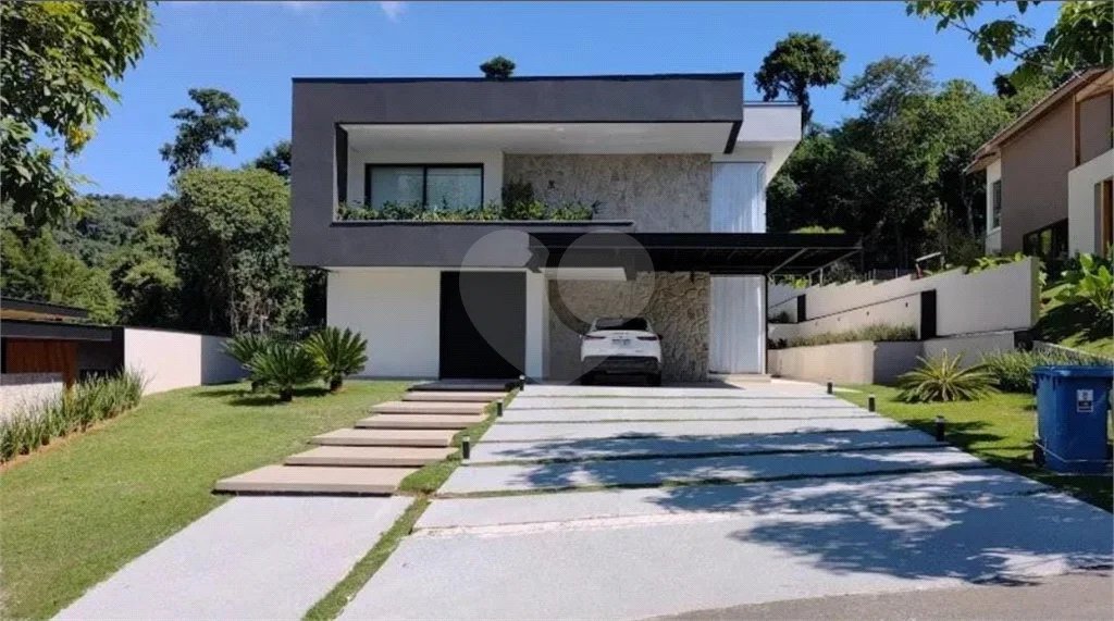 Casa à venda com 4 suítes no condomínio Fazenda Serra Azul, Itupeva - SP