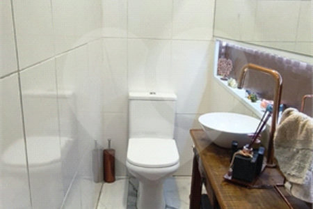 Sobrado à venda com 3 quartos, sendo 1 suíte, em Vila Libanesa, São Paulo, SP