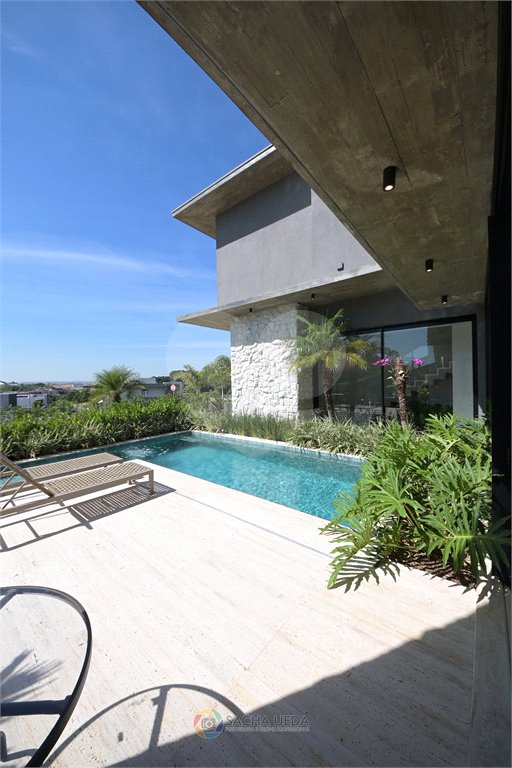 Casa à venda com 4 suítes no condomínio Villa dos Pinheiros, Indaiatuba - SP