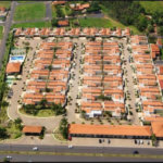 Casa à venda com 3 quartos, sendo 1 suíte,  no condomínio Vila Aracoara, Araraquara - SP
