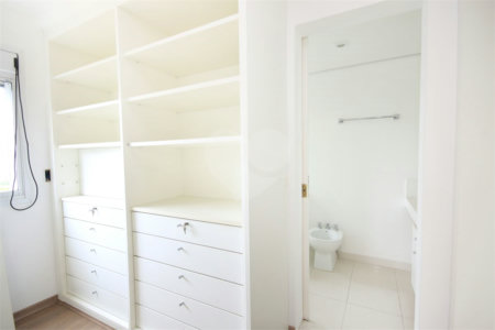 Apartamento à venda com 3 quartos, sendo 1 suíte, em Alto da Boa Vista, São Paulo, SP