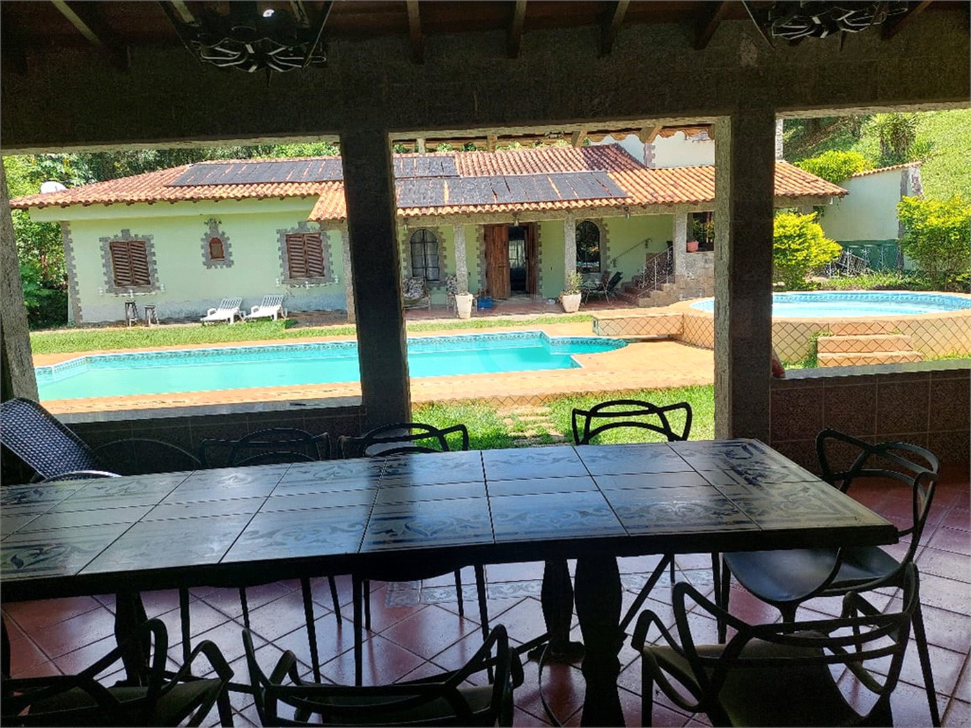 Casa à venda ou para alugar com 5 quartos, sendo 2 suítes, no condomínio Restinga Verde, São Roque - SP