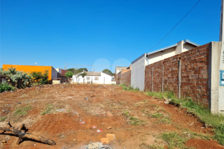 Casa à venda com 3 quartos em Parque das Hortências, Araraquara, SP