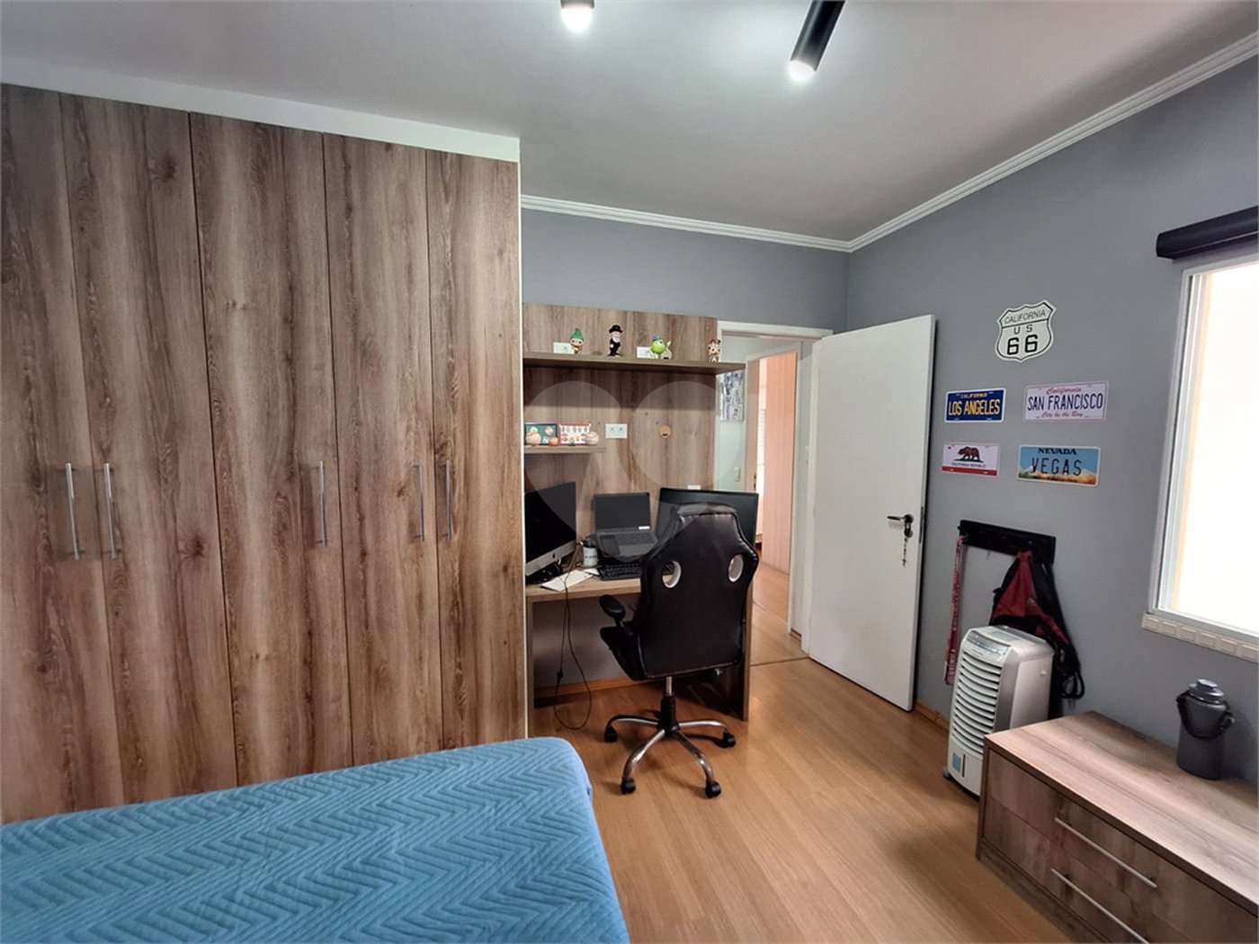 Casa à venda com 3 quartos, sendo 1 suíte, no condomínio Villaggio Tronchim, São Paulo - SP
