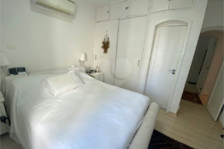 Apartamento à venda com 3 quartos, sendo 1 suíte, em Itaim Bibi, São Paulo, SP