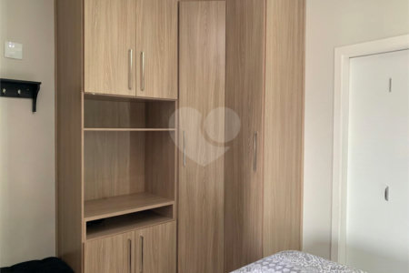 Sobrado à venda com 3 quartos, sendo 1 suíte,  em Vila Gumercindo, São Paulo, SP
