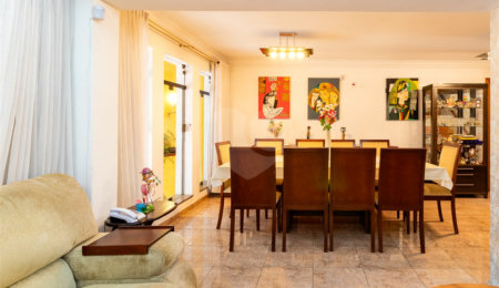 Casa à venda com 4 quartos, sendo 2 suítes,  em Alto da Boa Vista, São Paulo, SP