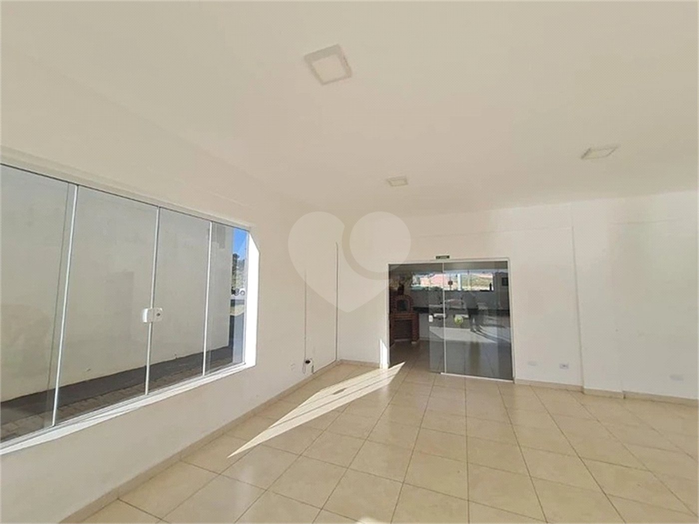 Casa à venda com 3 quartos, sendo 1 suíte, no condomínio Horto Florestal Villagio, Sorocaba - SP