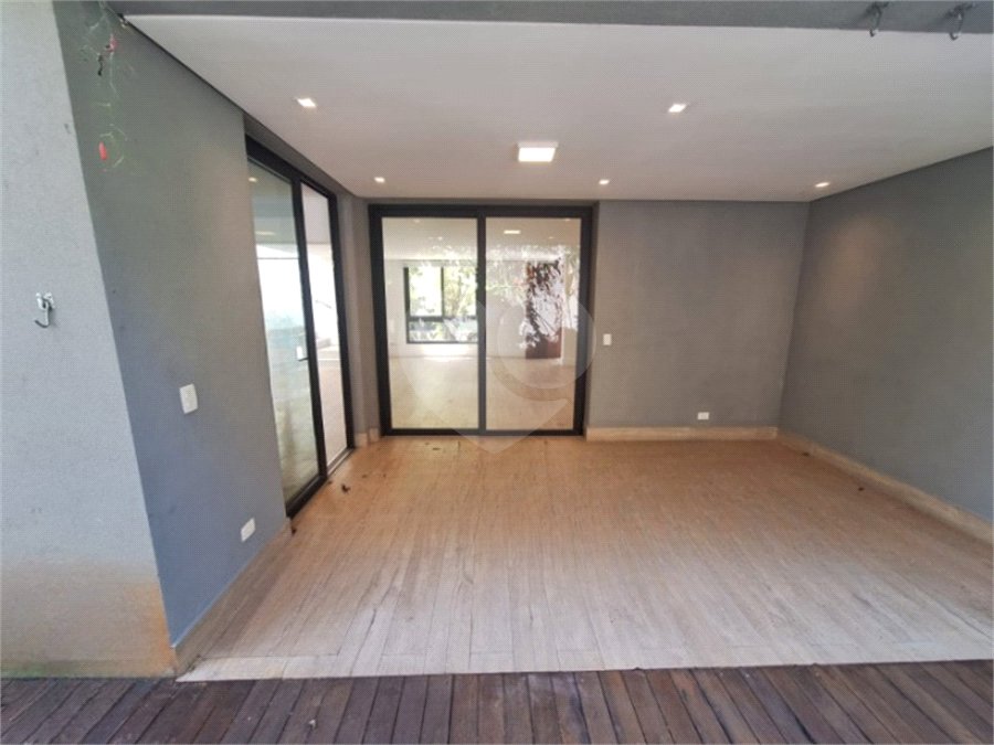 Casa à venda ou para alugar com 3 suítes no condomínio Boulevard Ibirapuera, São Paulo - SP