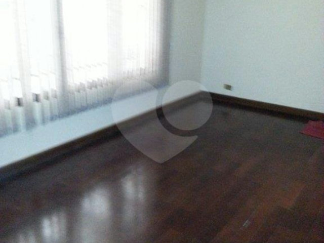 Sobrado à venda com 4 quartos, sendo 1 suíte,  em Vila Nova Cachoeirinha, São Paulo, SP