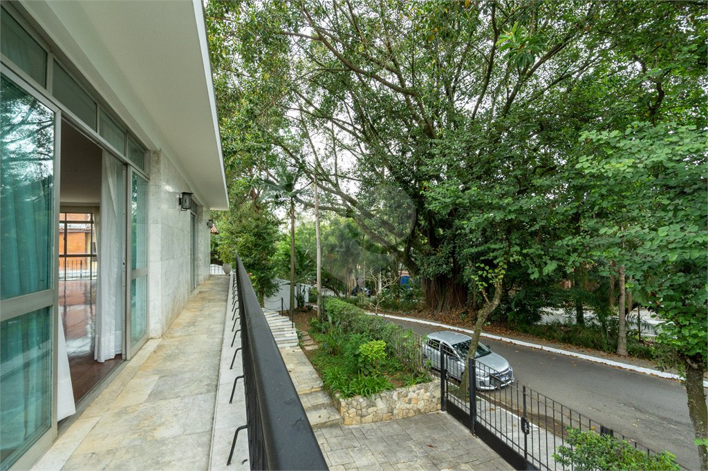 Casa Térrea à venda ou para alugar com 4 suítes em Jardim Marajoara, São Paulo, SP