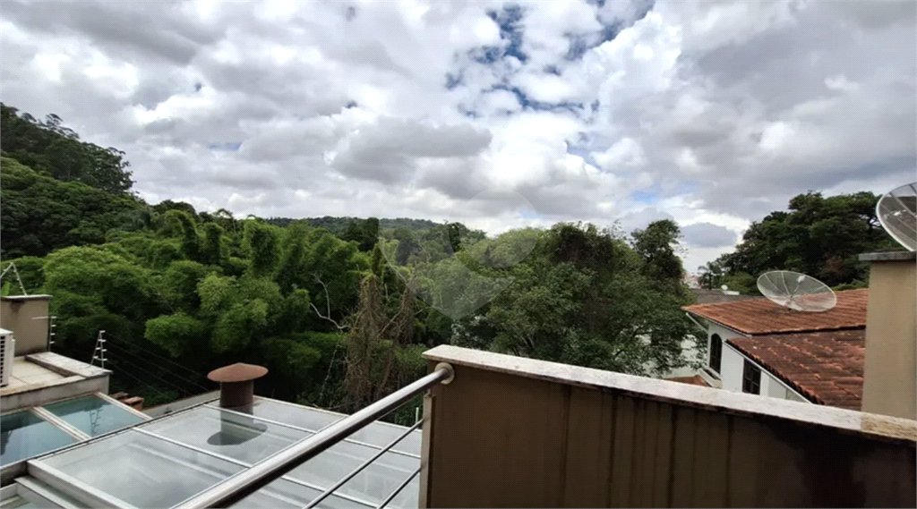 Casa à venda com 5 quartos, sendo 2 suítes,  no condomínio Floradas da Serra, São Paulo - SP