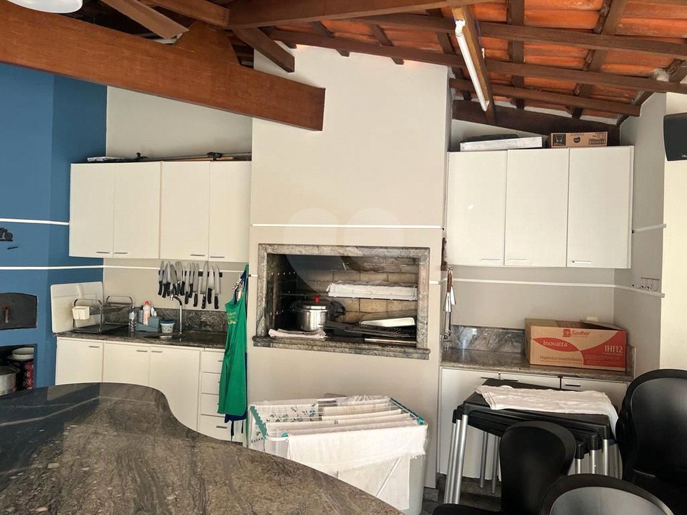 Casa à venda com 2 suítes no condomínio Recanto dos Ipes, Atibaia - SP