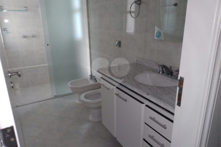 Casa à venda com 4 quartos, sendo 2 suítes,  em Vila Santista, Atibaia, SP