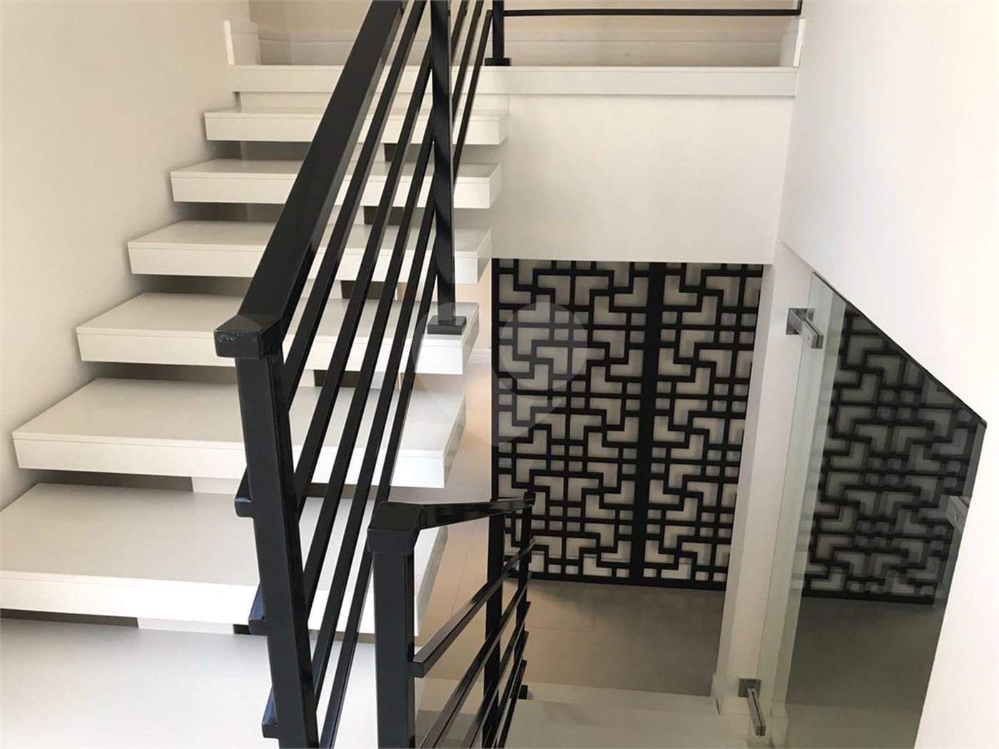 Casa à venda com 6 quartos, sendo 3 suítes, no condomínio Jardim Vila Paradiso, Indaiatuba - SP