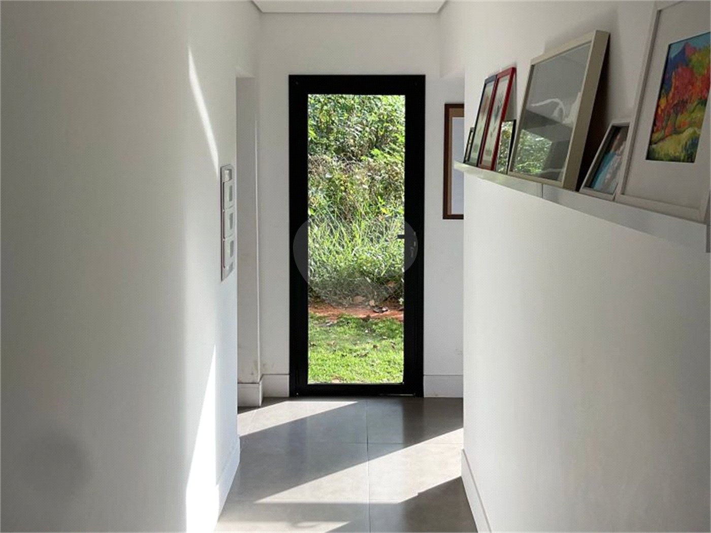 Casa à venda com 4 quartos, sendo 3 suítes,  no condomínio Vale da Santa Fé, Vinhedo - SP