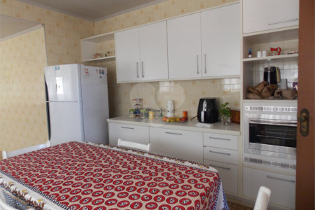 Casa à venda ou para alugar com 5 quartos, sendo 3 suítes,  no Centro, Atibaia, SP