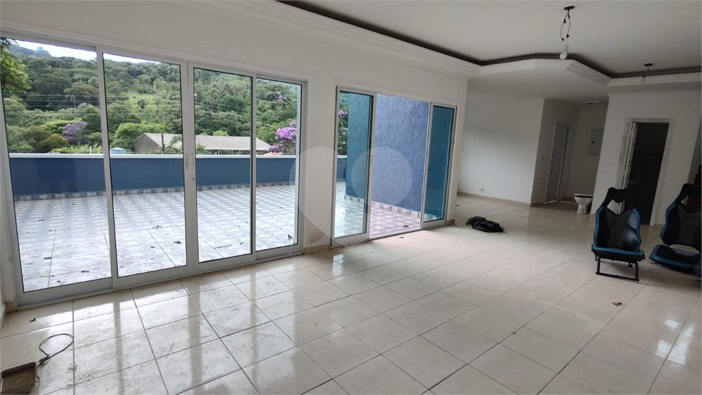 Casa à venda com 3 quartos, sendo 2 suítes,  em Serra da Cantareira, Mairiporã, SP