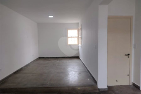 Sobrado à venda com 3 quartos, sendo 1 suíte,  no Centro, Mogi das Cruzes, SP
