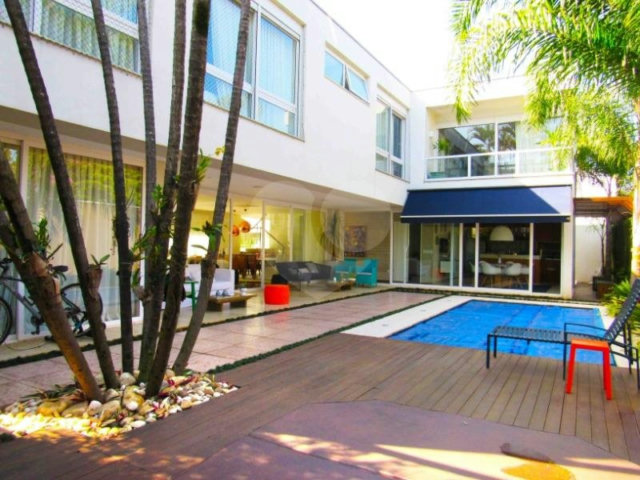 Casa à venda com 4 suítes no condomínio Bauhaus, São Paulo - SP