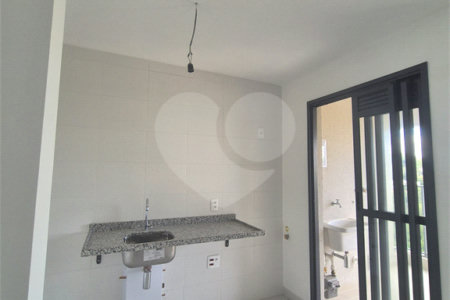 Apartamento à venda com 3 quartos, sendo 1 suíte, em Vila Anastácio, São Paulo, SP