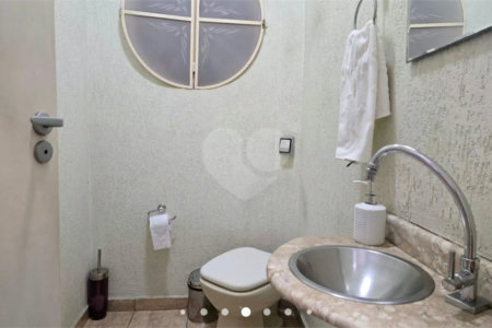 Casa à venda com 4 quartos, sendo 3 suítes,  em Vila Rosália, Guarulhos, SP