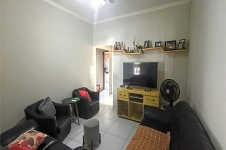 Casa Térrea à venda com 5 quartos, sendo 1 suíte, em Chora Menino, São Paulo, SP
