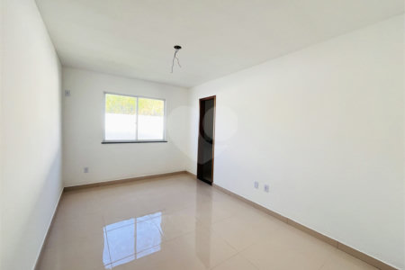 Casa à venda com 2 quartos, sendo 1 suíte, no condomínio Parque Guará, Rio de Janeiro - RJ