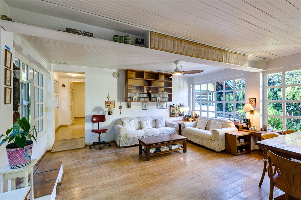 Casa Térrea à venda com 3 suítes em Jardim dos Estados, São Paulo, SP
