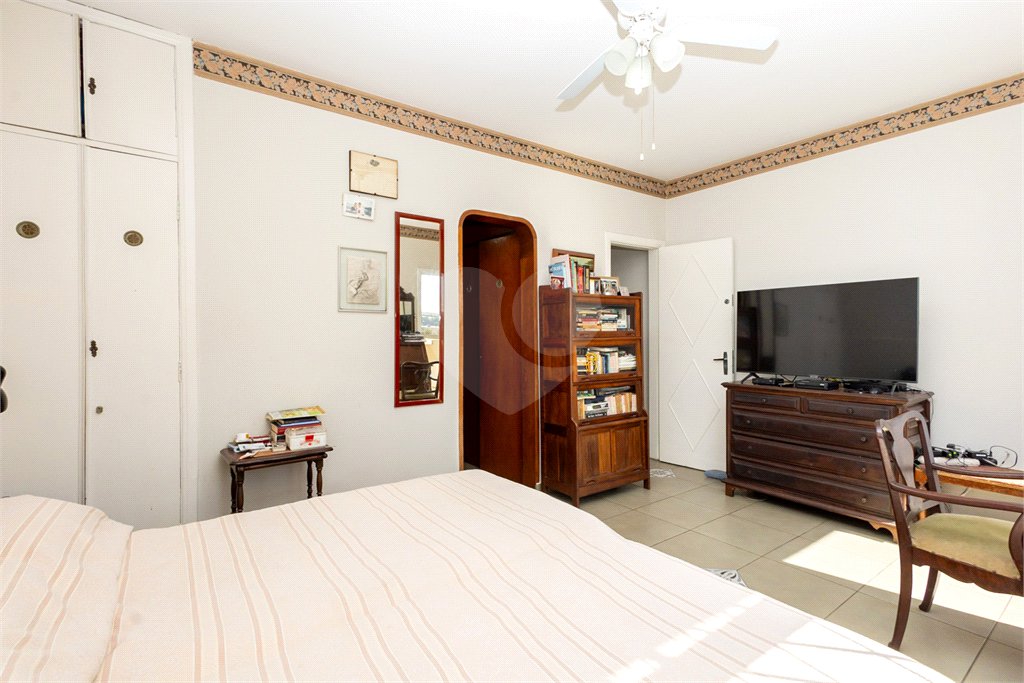 Casa à venda com 4 suítes em Jardim Londrina, São Paulo, SP