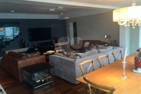 Apartamento à venda com 3 suítes em Campo Belo, São Paulo, SP
