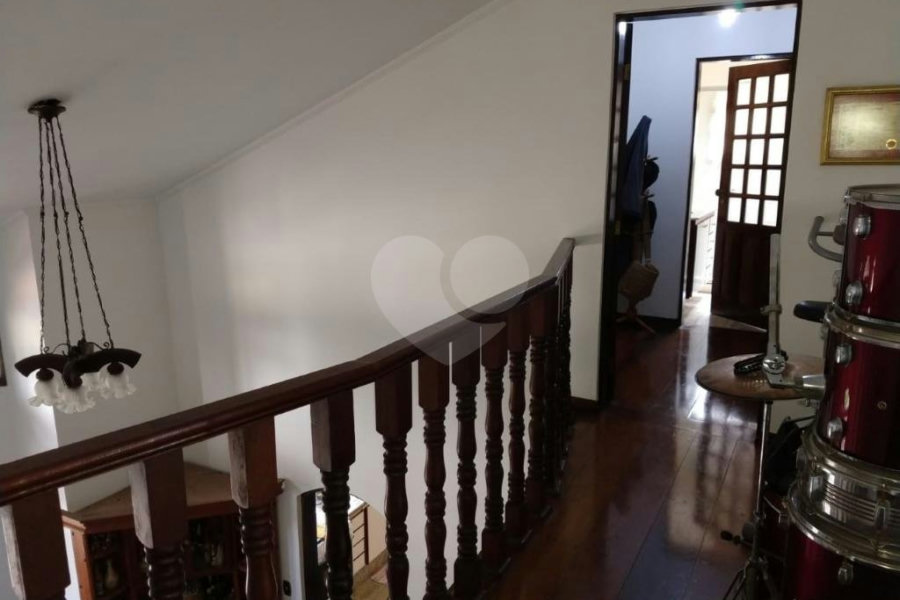 Casa à venda com 4 quartos, sendo 1 suíte, no condomínio Parque Imperial da Cantareira, Mairiporã - SP