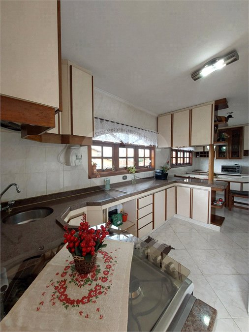 Casa à venda com 3 suítes em Vila Pereira Barreto, São Paulo, SP
