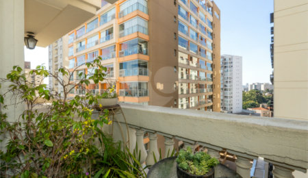 Apartamento à venda com 3 quartos, sendo 1 suíte,  em Campo Belo, São Paulo, SP